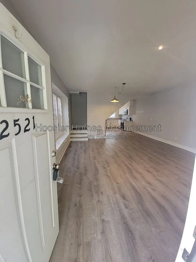 3 bed, 2.5 bath, $1,550 — Photo 2