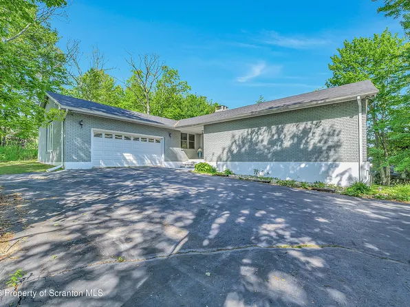 530 Jefferson Blvd, Jefferson Township, PA 18436