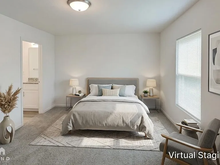 702 W Virginia Ave — Photo 4