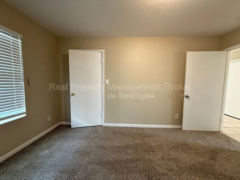 2950 E Mobile Ln — Photo 16