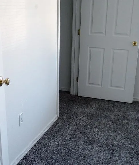 Vessey Park Apartments — Photo 41