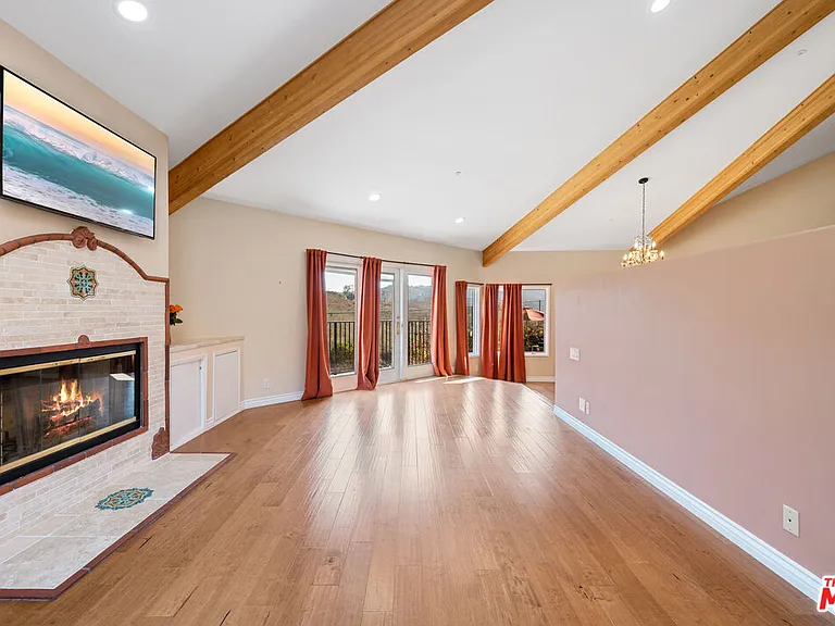 34136 Mulholland Hwy — Photo 19