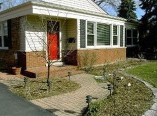 616 Glendale Ave, Glen Ellyn, IL 60137