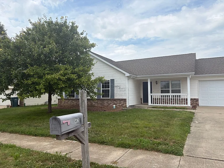 1402 Crusade Dr — Photo 2