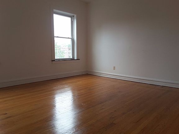4th image of 7836 S Euclid Ave APT 1