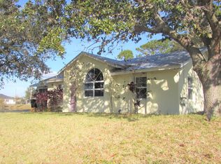 221 SW Sea Lion Rd, Port Saint Lucie, FL 34953
