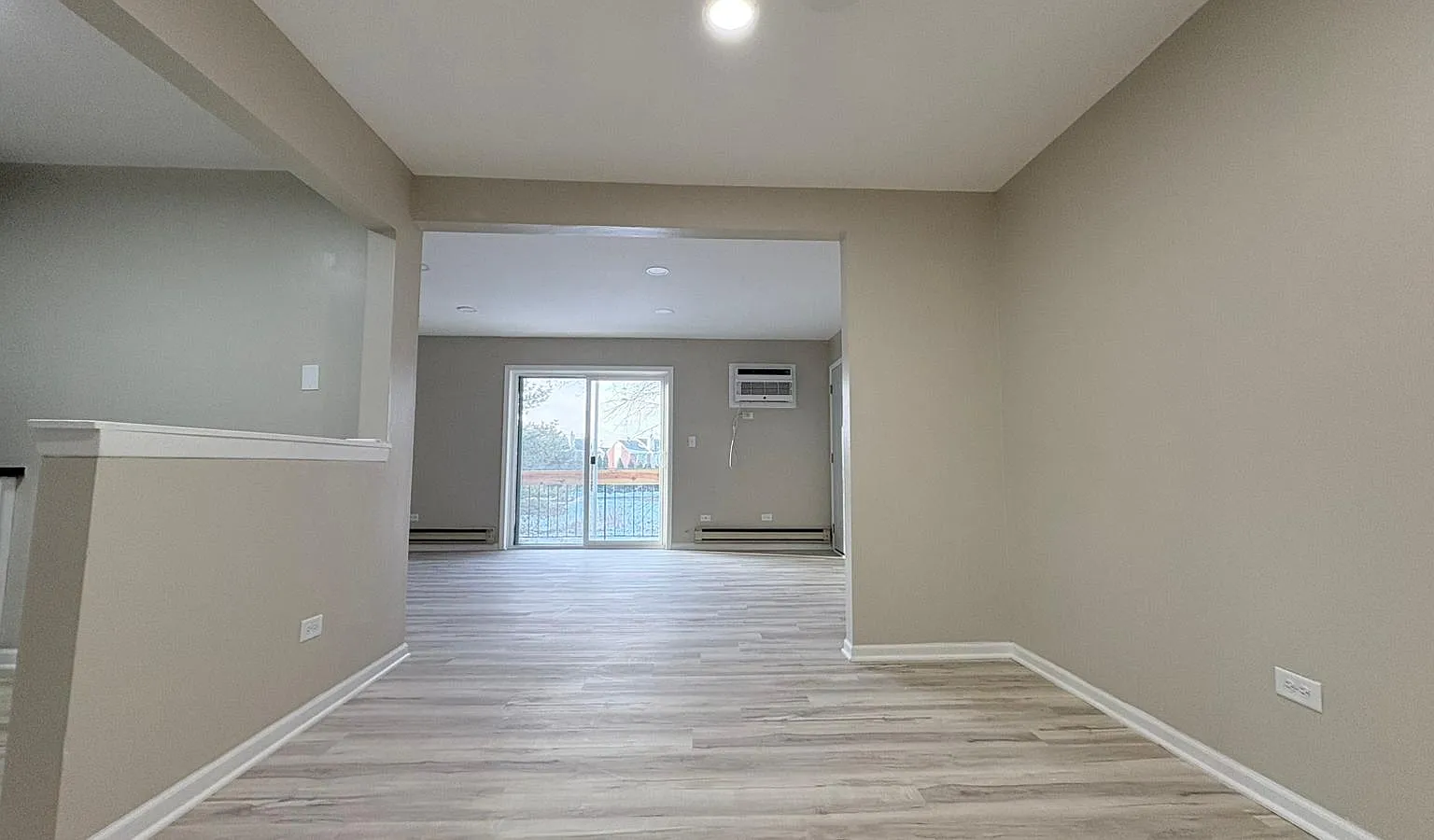 2 bed, 850 sqft, $1,645 — Photo 4