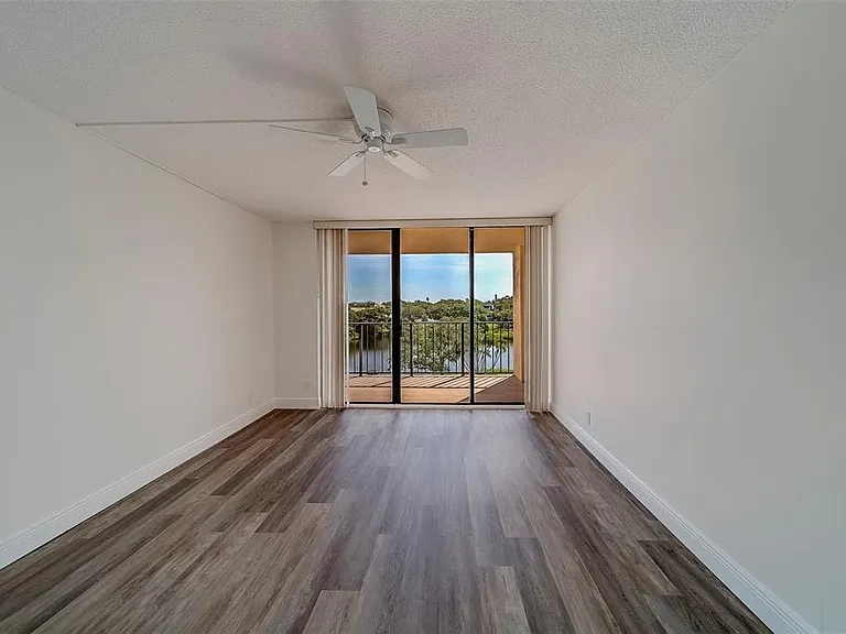 100 Oakmont Ln #504 — Photo 30