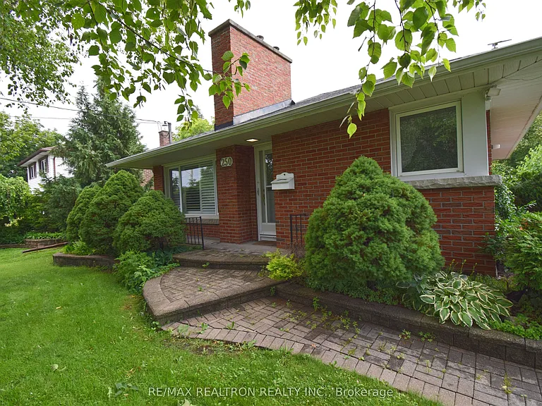 250 Meadow Rd — Photo 3