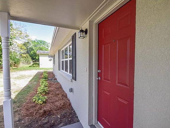 3rd image of 627 N Brunnell Pkwy