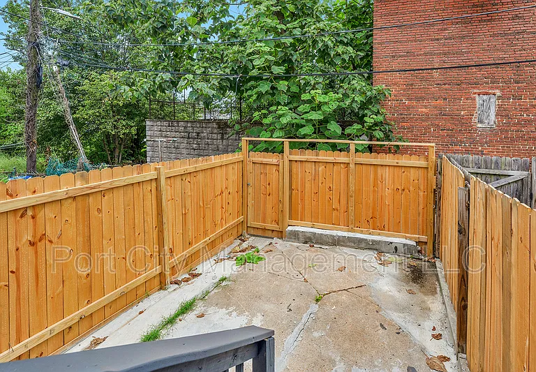 1334 N Luzerne Ave — Photo 6