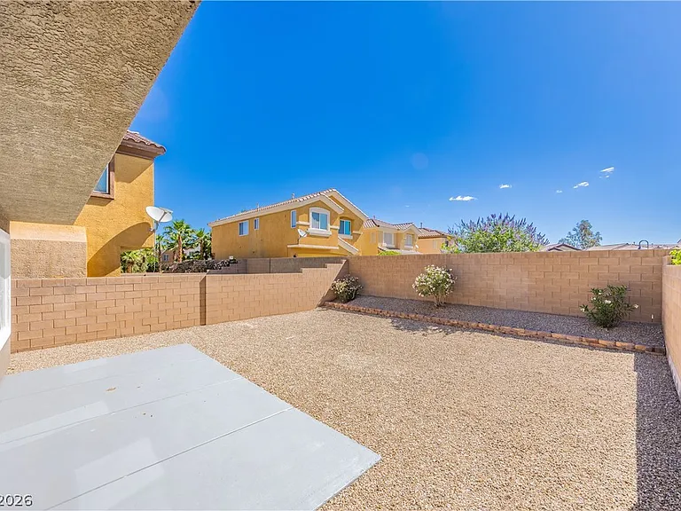212 Fairway Woods Dr — Photo 31
