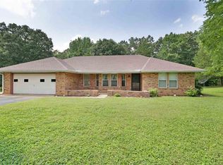 559 Lakewood Dr, Jackson, TN 38305