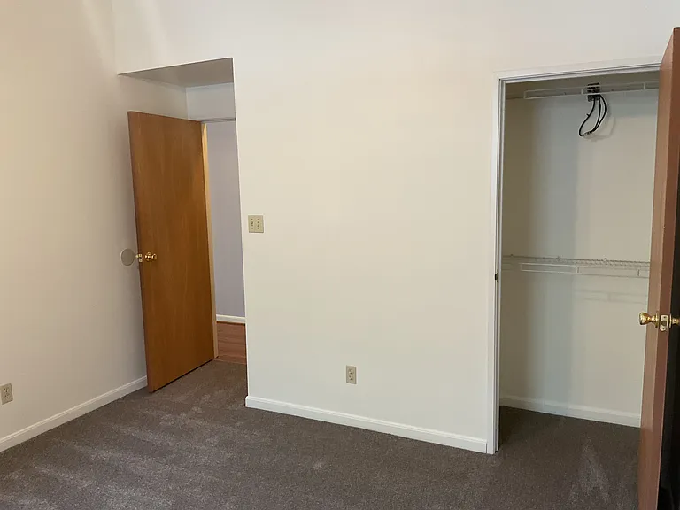 225 W 9th St #5 — Photo 6