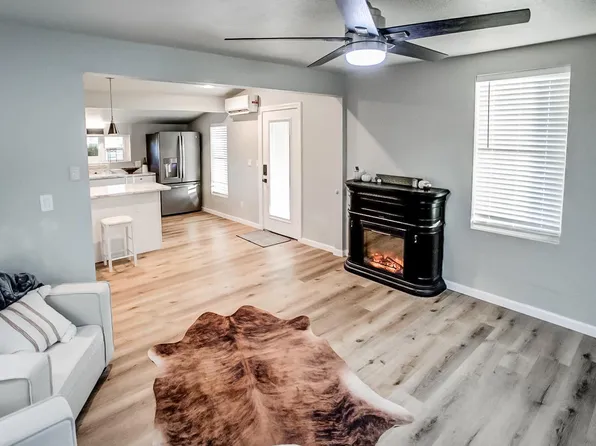 402 Adams St, Kane, IL 62054