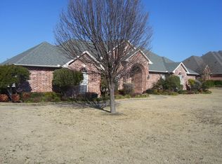 116 Spring Grove Dr, Waxahachie, TX 75165