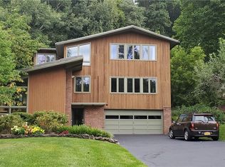 50 Far View Hills Rd, Rochester, NY 14620