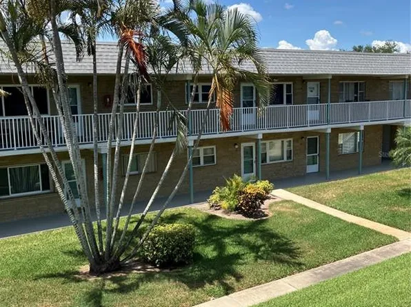 5247 81st St N APT 18, Saint Petersburg, FL 33709