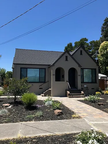2295 York St Photo 1