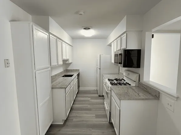 44441 Savery Dr #44441, Canton, MI 48187