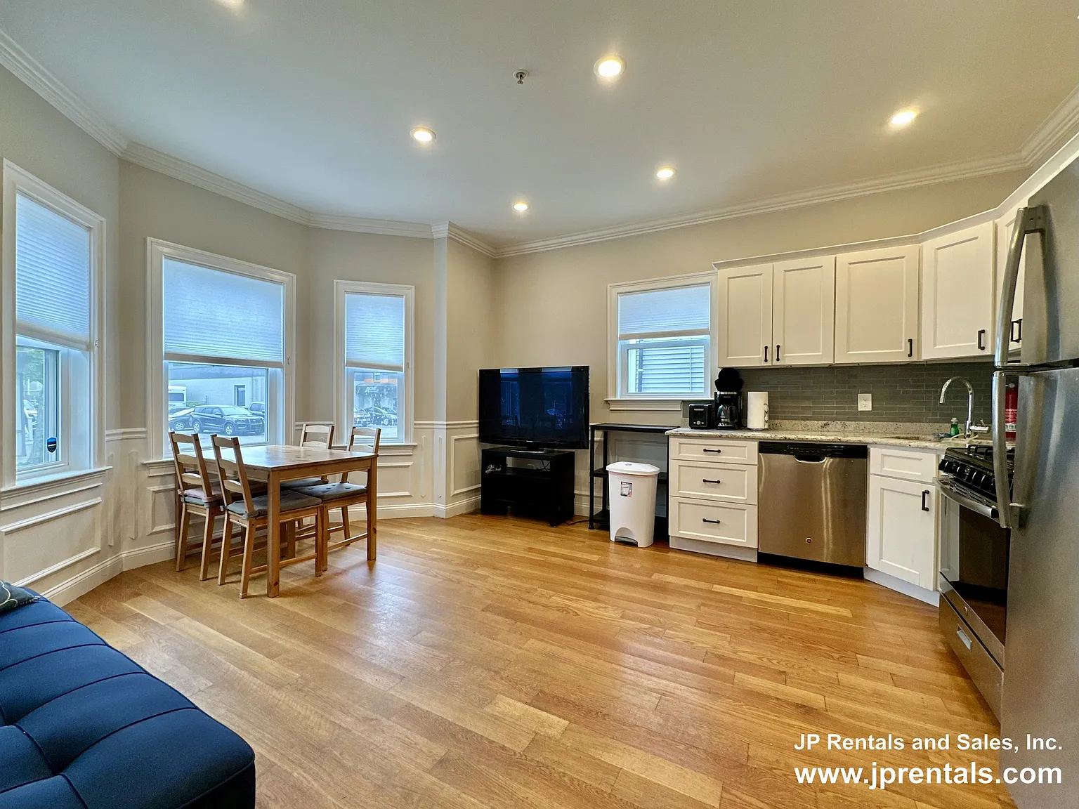 2 bed, 1.0 bath, 1000 sqft, $3,000 — Photo 2