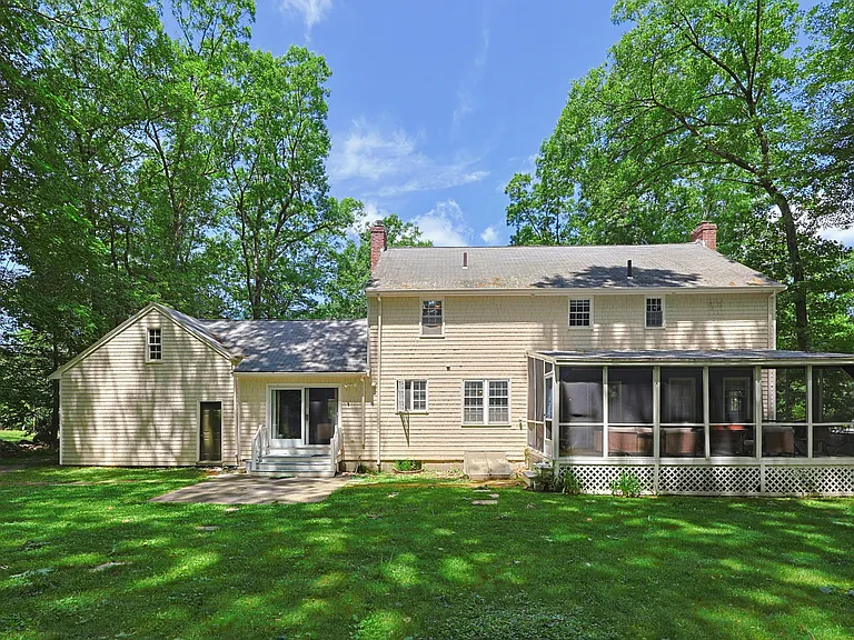 12 Carriage Dr — Photo 37