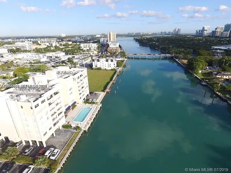 9381 E Bay Harbor Dr #302S — Photo 2