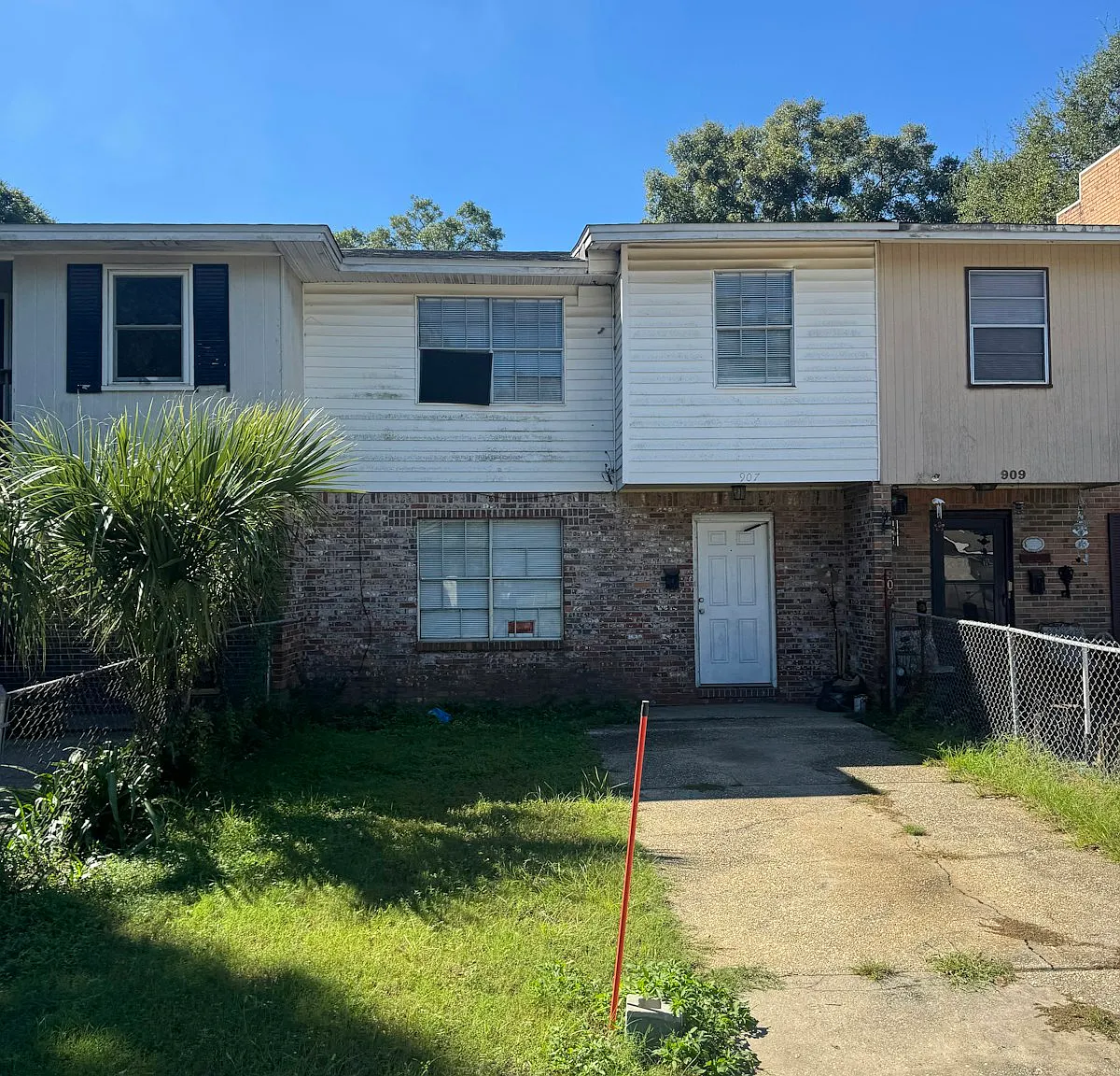 907 West Scott Street — Photo 1