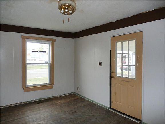 2nd image of 715 W Water St