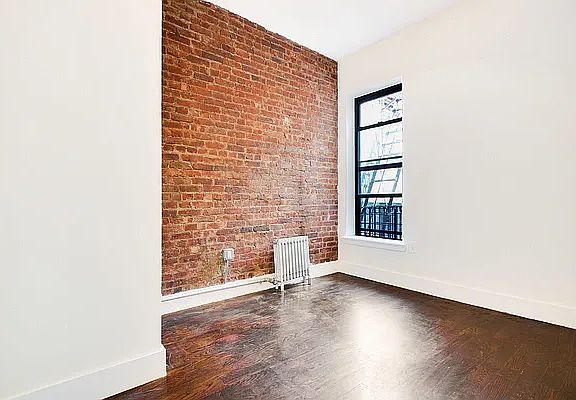 5th image of 175 Rogers Ave APT 1R