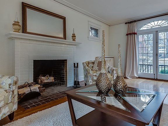 4th image of 7241 Maryland Ave