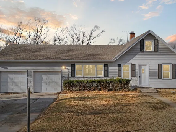 617 Maple St, Louisville, NE 68037