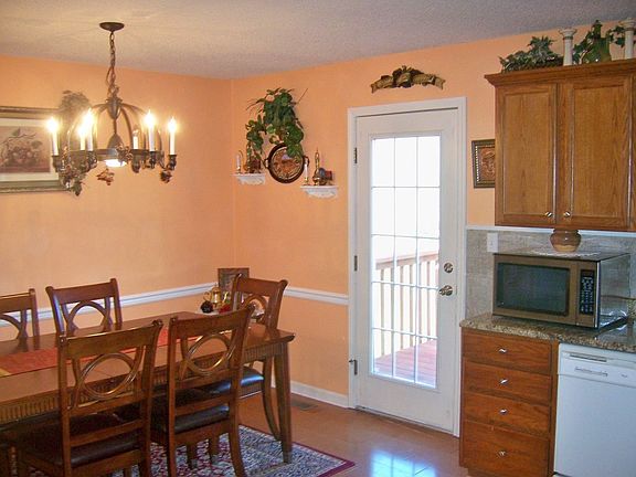 4th image of 172 Valley Crest Dr