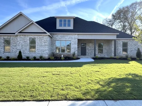 114 Collins Estate Ave, Centerville, GA 31028