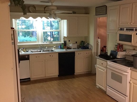 5th image of 238 Robinhood Dr