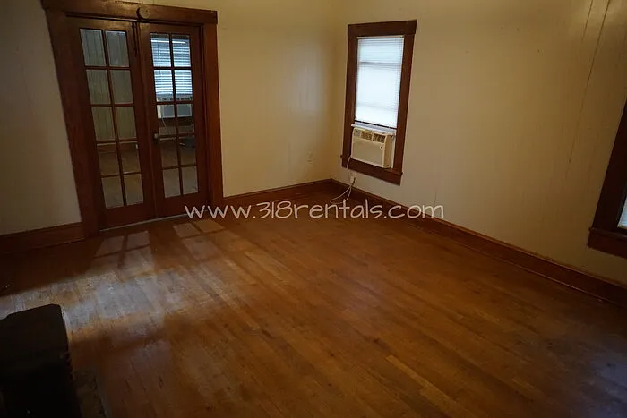 654 Columbia St #GARAGE — Photo 2
