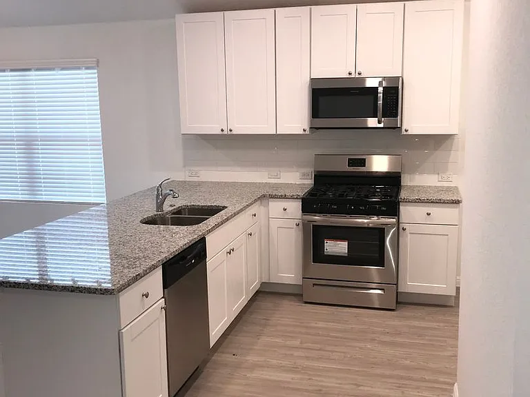 750 Haas Way — Photo 10