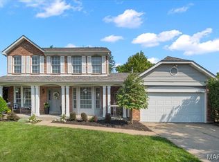 300 Wildberry Ln, Saint Charles, MO