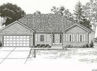 6435 Ruth Dr, Seven Hills, OH 44131