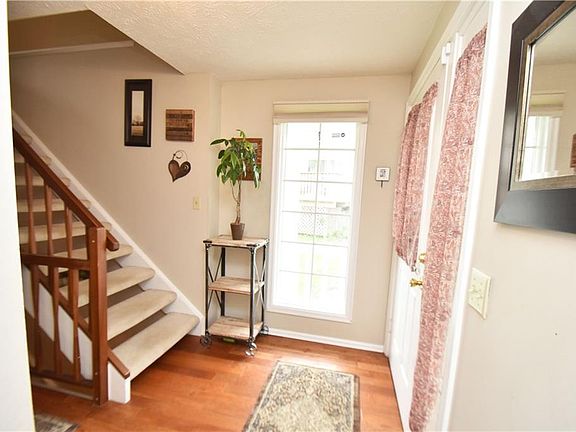 5th image of 1 Courtshire Ln