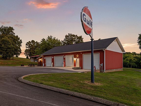 140th image of 1020 Thomas Rd
