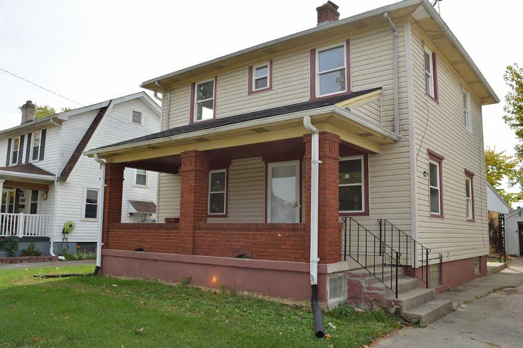 108 Sandhurst Dr photo 1