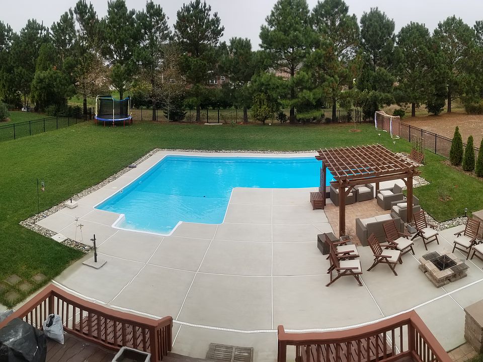 1st image of 2872 Camarillo Ln