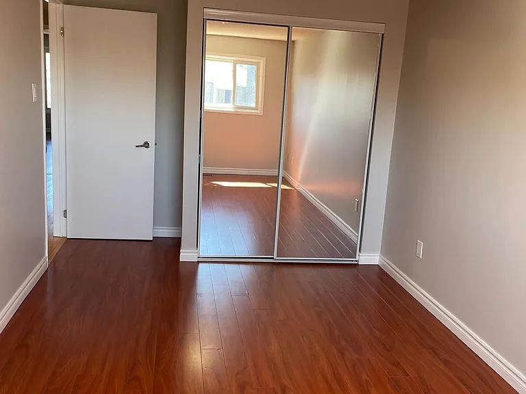 33 Rowe Ct — Photo 9