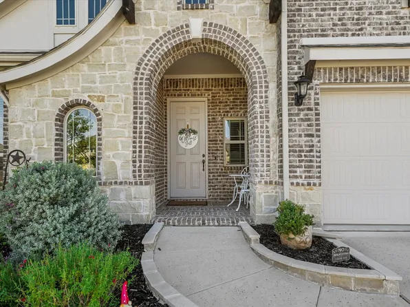 1037 Elmwood Dr, Justin, TX 76247