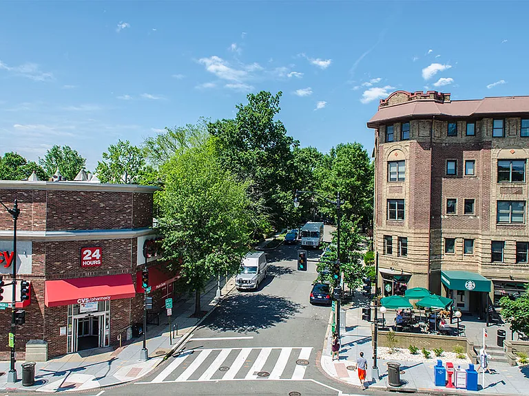 Nearby shopping and dining in Glover Park