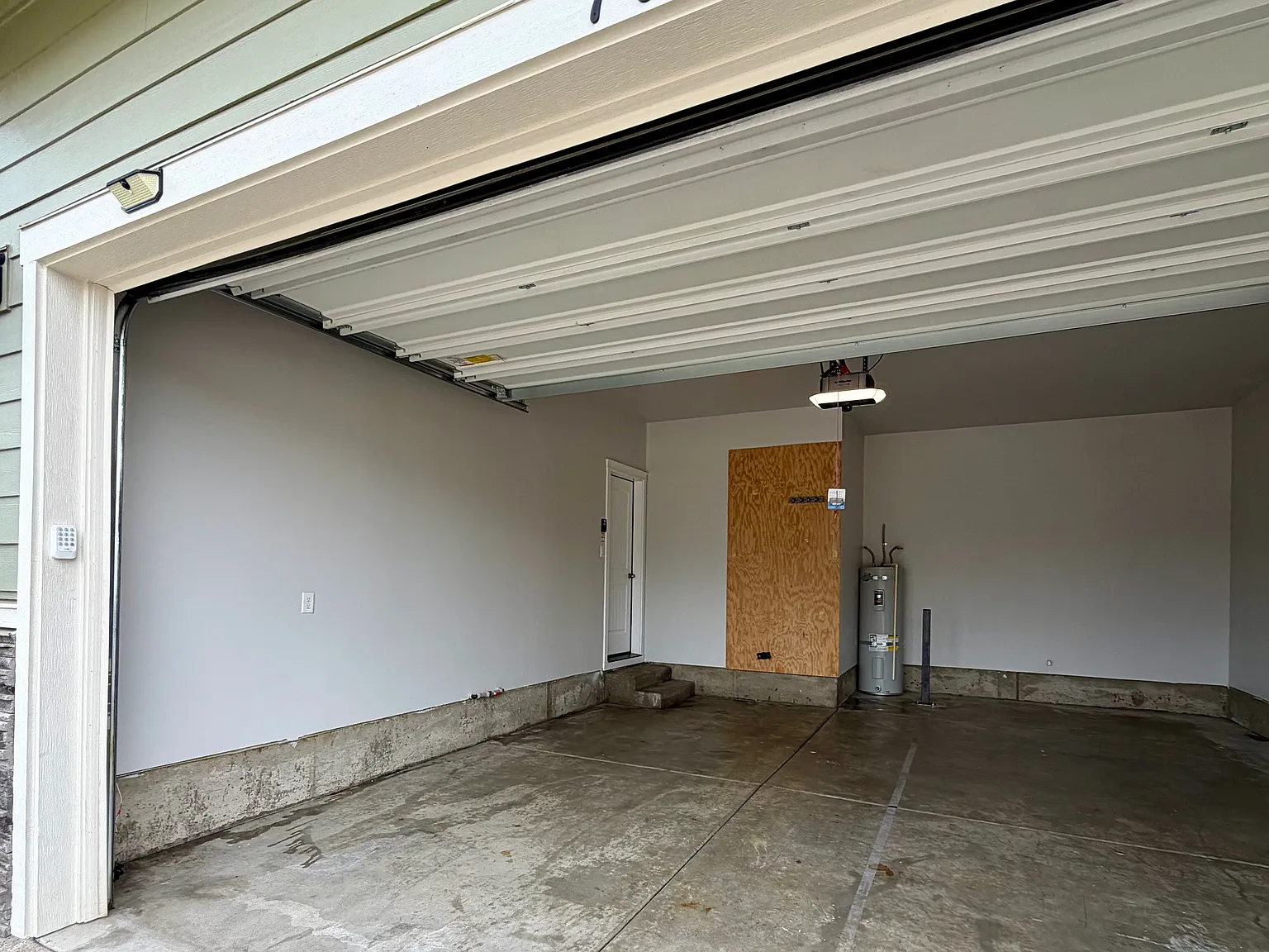 4 bed, 2.5 bath, 2143 sqft, $3,250 — Photo 3