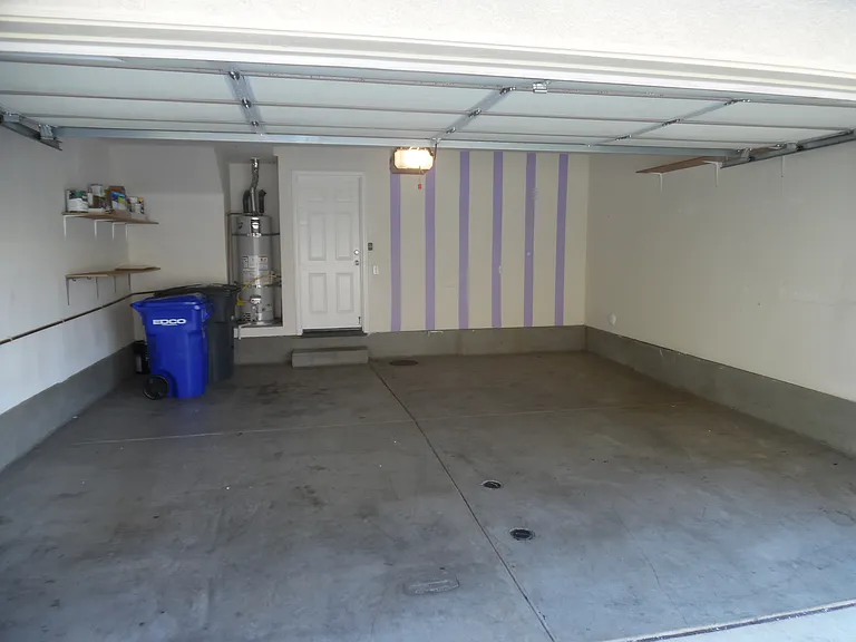 323 Bishop Dr — Photo 7