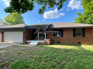 10 Circle Dr, Chickasha, OK 73018