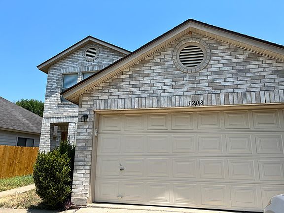 2nd image of 1208 Deerhound Pl